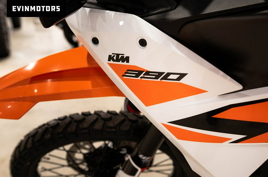 2025 KTM Adventure 390 R