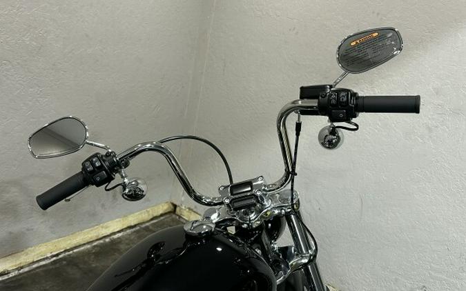 Harley-Davidson Softail Standard 2024 FXST 84508102 VIVID BLACK
