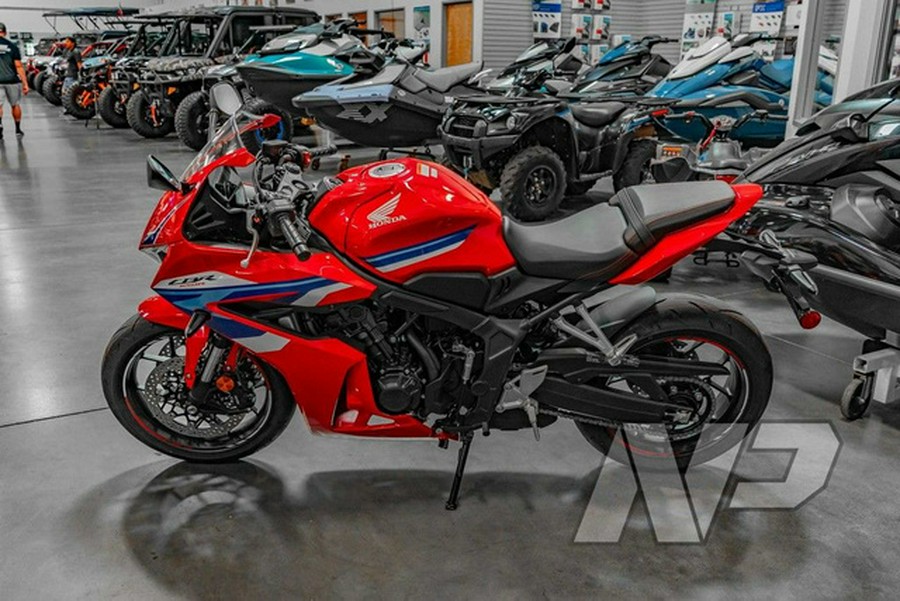 2025 Honda CBR650R E-Clutch