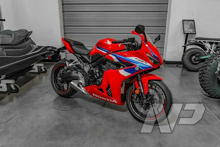 2025 Honda CBR650R E-Clutch