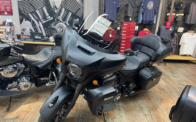 2024 Indian Motorcycle Roadmaster® Dark Horse® with PowerBand Audio Package