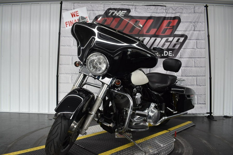 2011 Harley-Davidson® FLHTC - Electra Glide® Classic