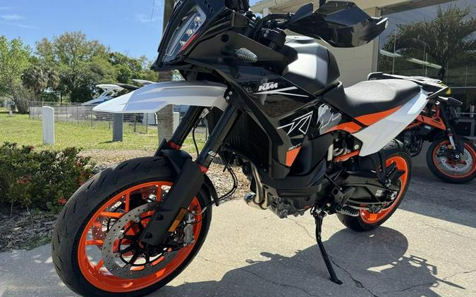 2024 KTM 890 SMT