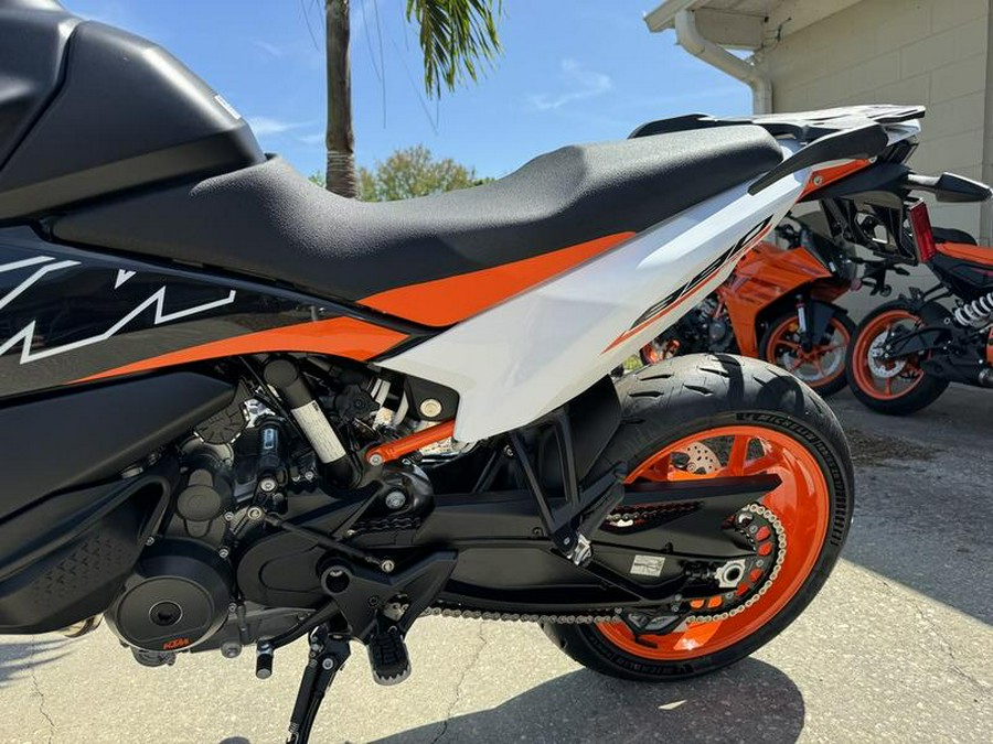 2024 KTM 890 SMT