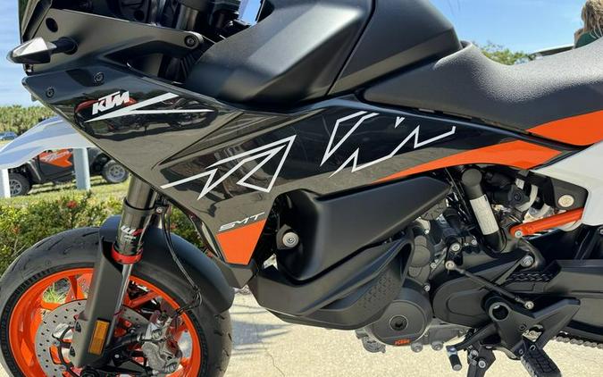 2024 KTM 890 SMT