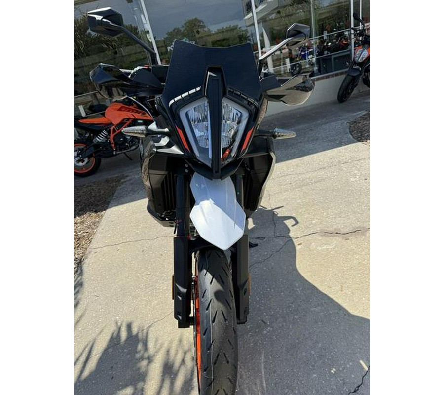 2024 KTM 890 SMT