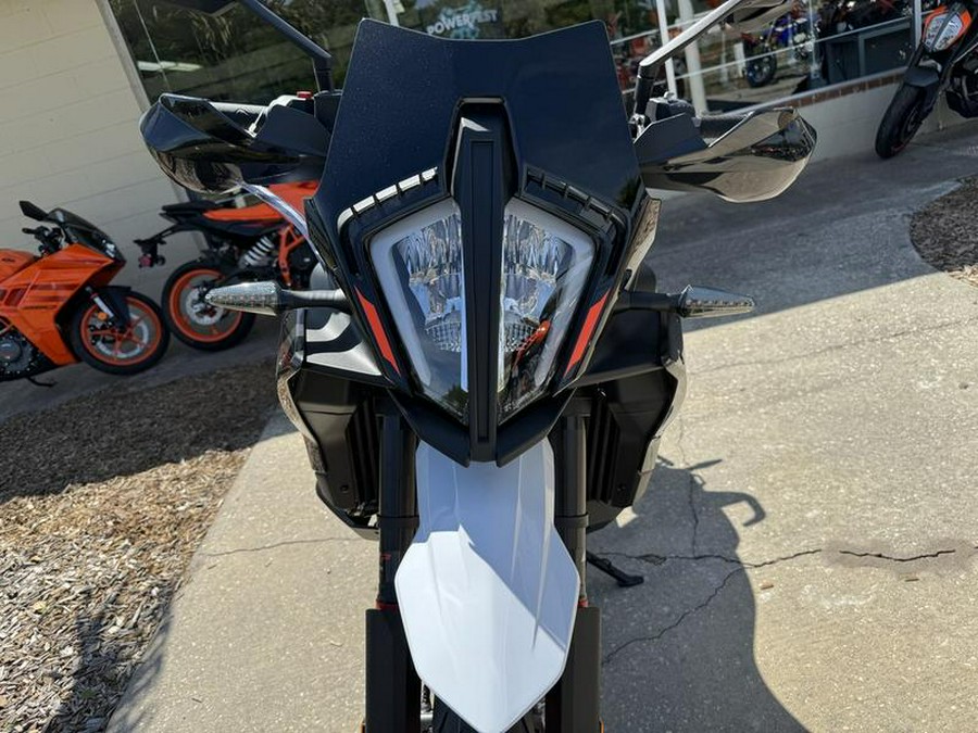 2024 KTM 890 SMT