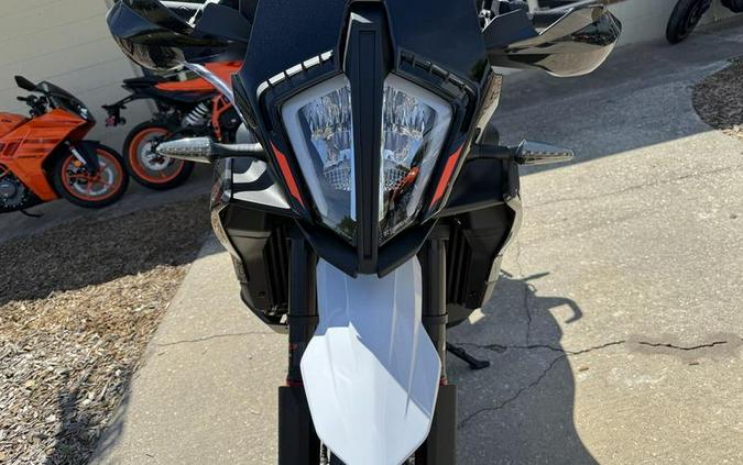 2024 KTM 890 SMT