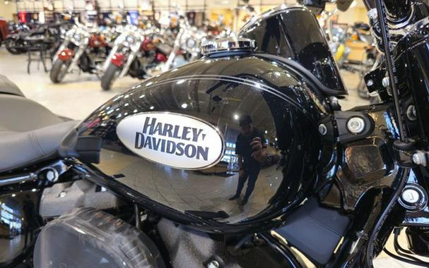 2024 Harley-Davidson Softail FLHCS - Heritage Classic