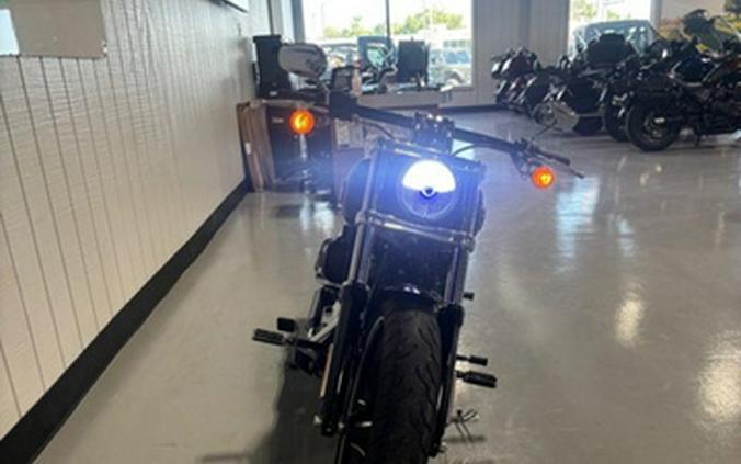 2016 Harley-Davidson Softail FXSB - Breakout
