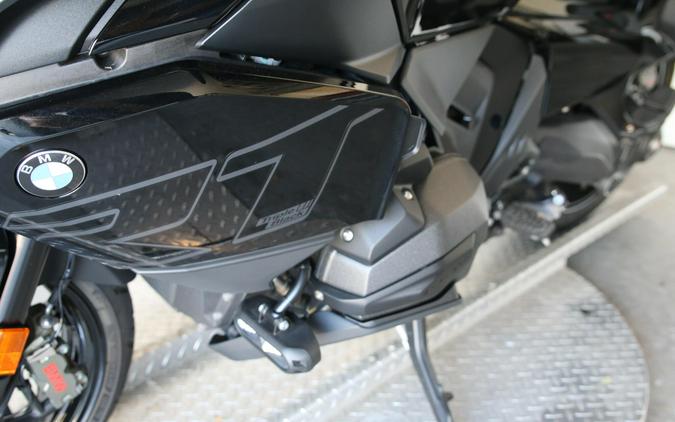 2026 BMW Motorrad R 1300 RT