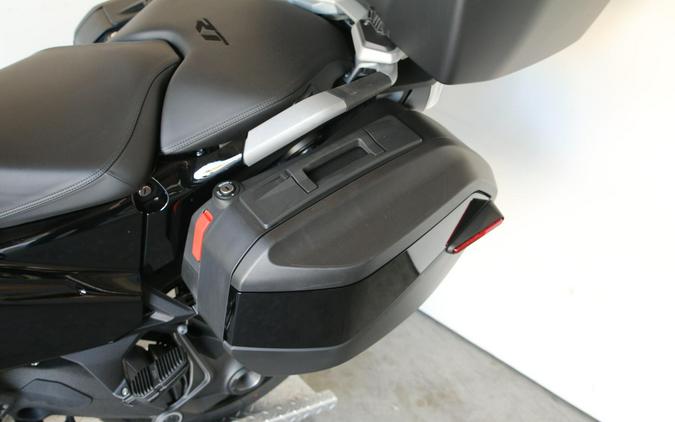 2026 BMW Motorrad R 1300 RT