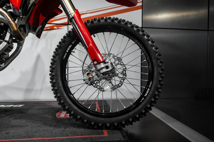 2026 Ducati Desmo MX 450