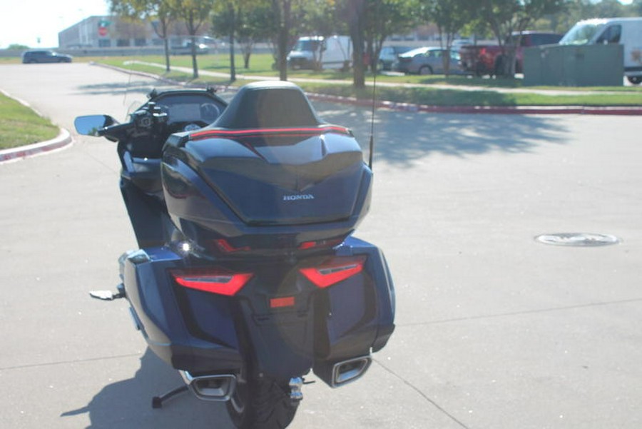 2019 Honda® Gold Wing Tour Pearl Hawkseye Blue