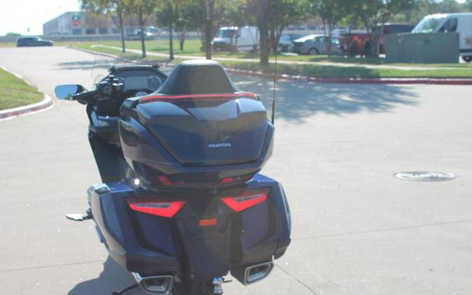 2019 Honda® Gold Wing Tour Pearl Hawkseye Blue