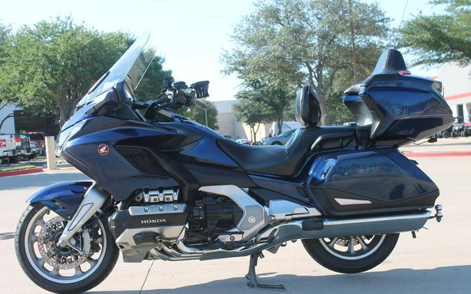 2019 Honda® Gold Wing Tour Pearl Hawkseye Blue