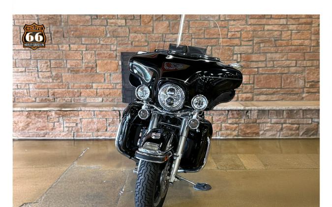 2008 Harley-Davidson® Electra Glide® Ultra Classic® BLACK W/PINSTRIPE