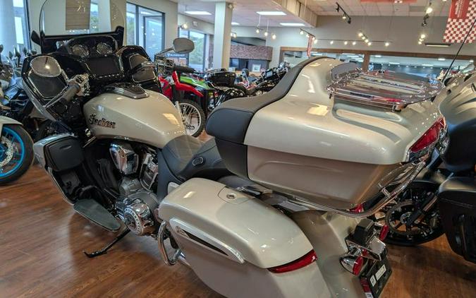 2026 Indian Motorcycle® Pursuit® Limited 112 Black Metallic