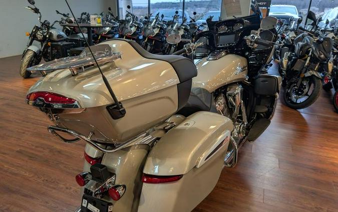 2026 Indian Motorcycle® Pursuit® Limited 112 Black Metallic