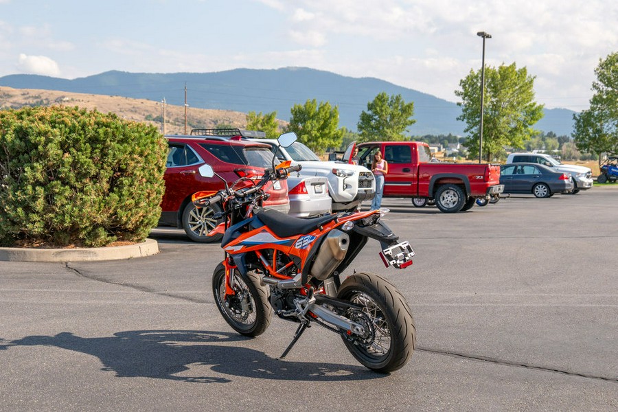 2023 KTM SMC 690 R