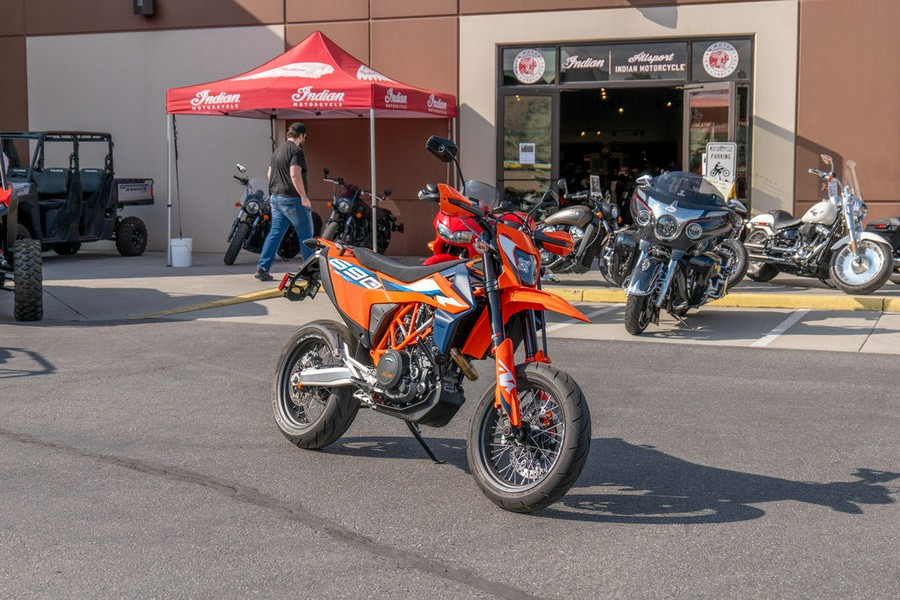 2023 KTM SMC 690 R