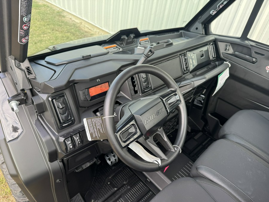 2026 Can-Am Defender XT CAB HD11