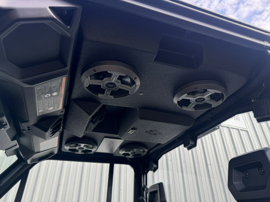 2026 Can-Am Defender XT CAB HD11