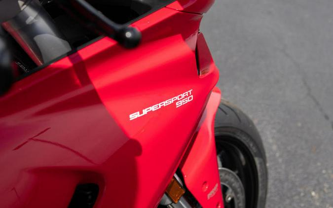 2023 Ducati SuperSport 950 Ducati Red