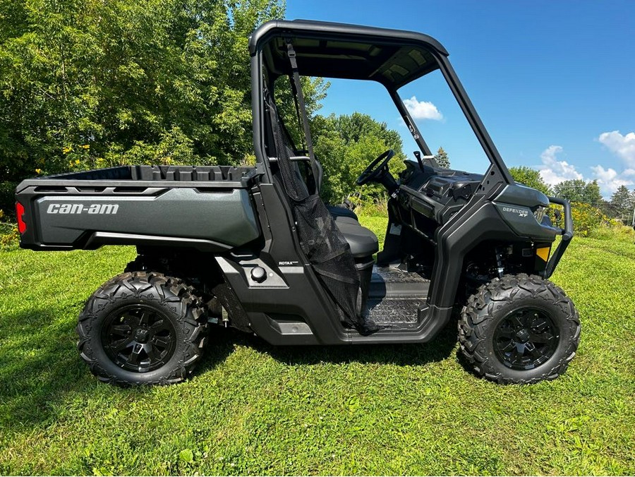 2024 Can-Am Defender XT HD7