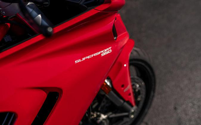 2023 Ducati SuperSport 950 Ducati Red