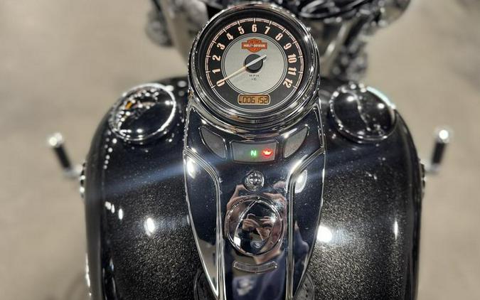 2017 Harley-Davidson® FLSTC - Heritage Softail® Classic