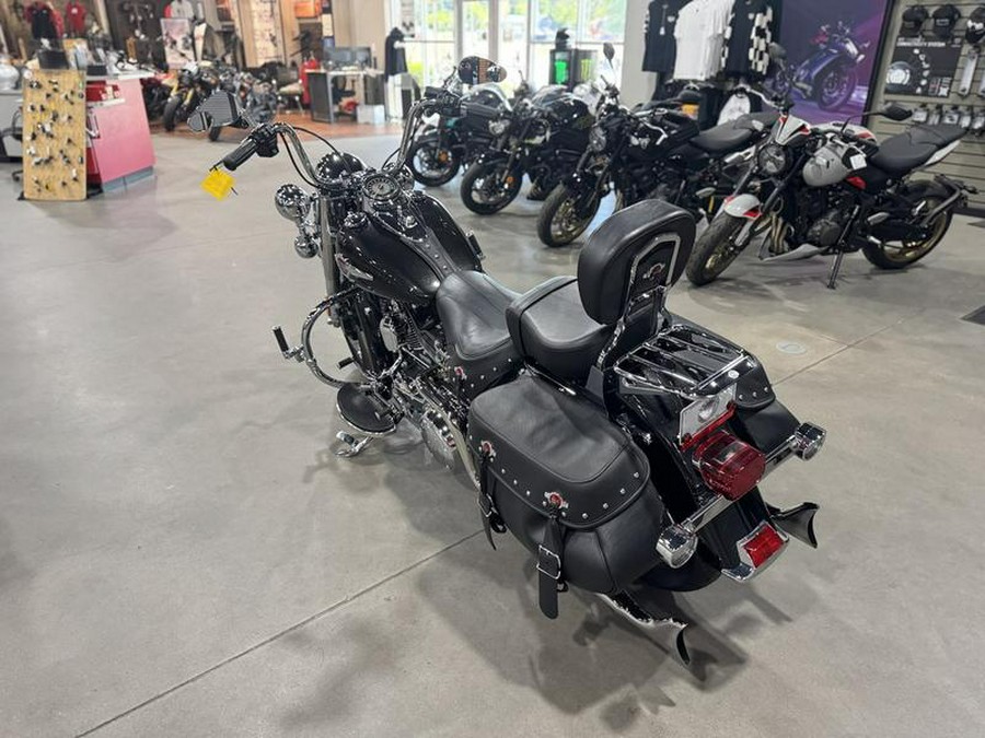 2017 Harley-Davidson® FLSTC - Heritage Softail® Classic