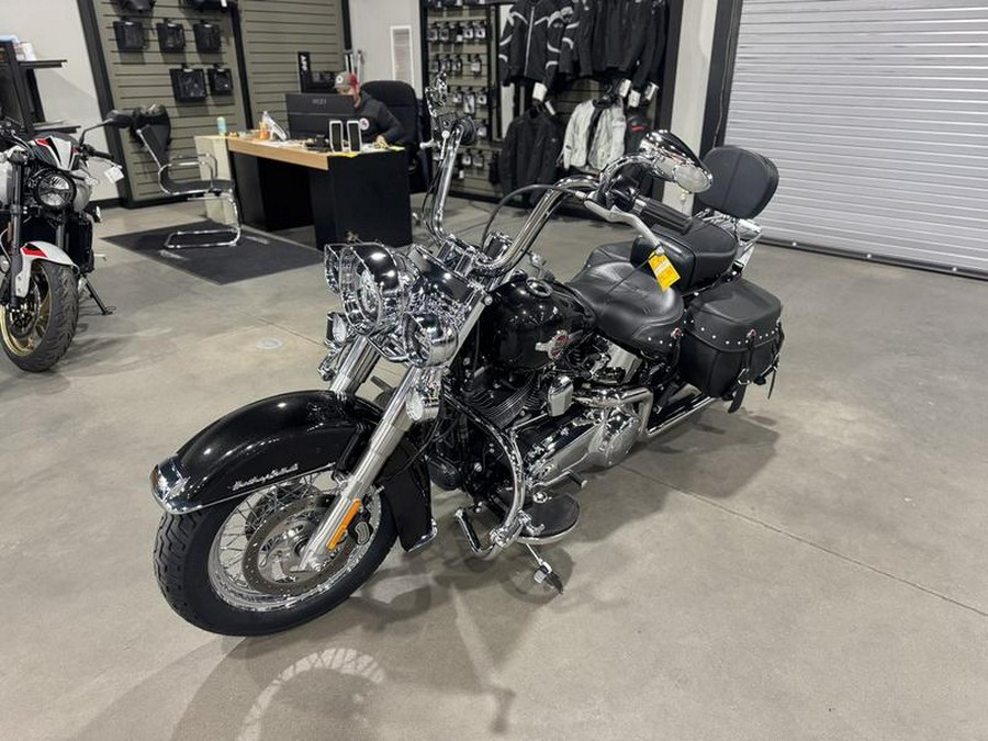 2017 Harley-Davidson® FLSTC - Heritage Softail® Classic