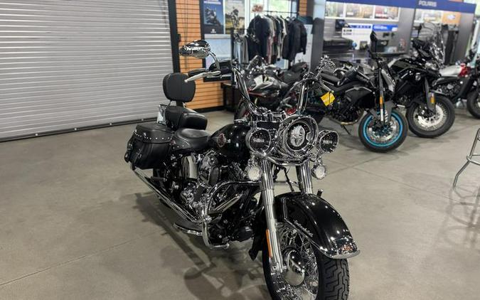 2017 Harley-Davidson® FLSTC - Heritage Softail® Classic
