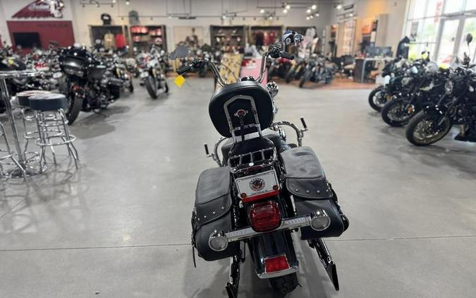 2017 Harley-Davidson® FLSTC - Heritage Softail® Classic