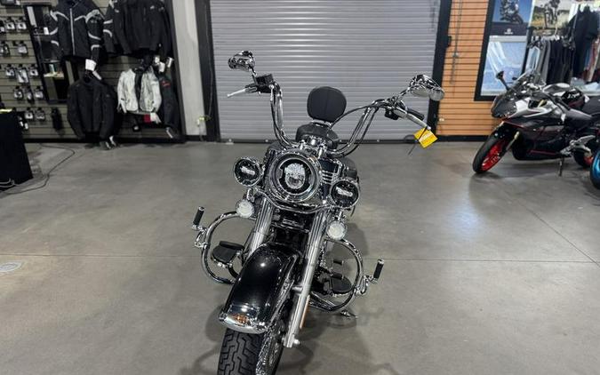 2017 Harley-Davidson® FLSTC - Heritage Softail® Classic