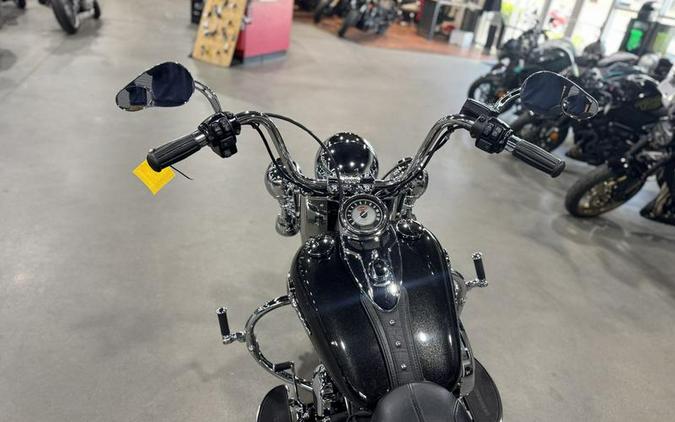2017 Harley-Davidson® FLSTC - Heritage Softail® Classic