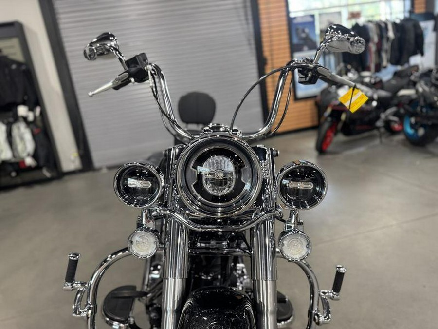 2017 Harley-Davidson® FLSTC - Heritage Softail® Classic