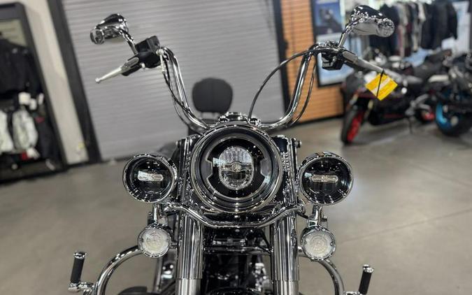 2017 Harley-Davidson® FLSTC - Heritage Softail® Classic