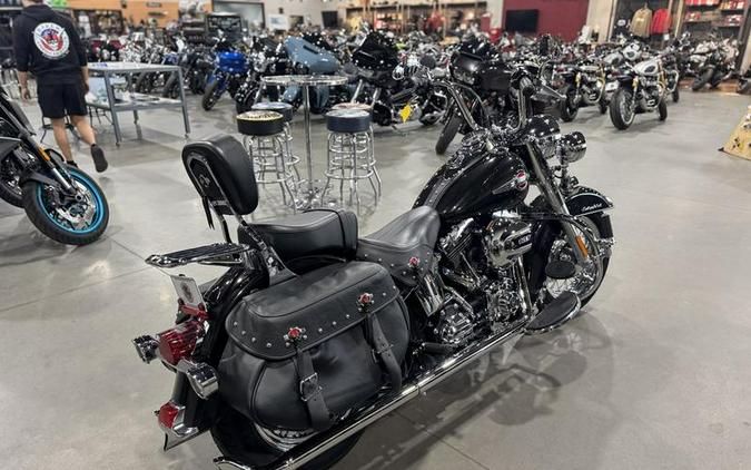 2017 Harley-Davidson® FLSTC - Heritage Softail® Classic