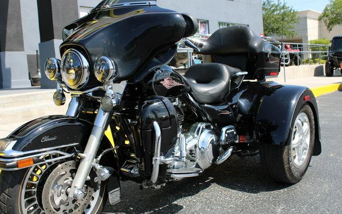 2009 Harley-Davidson® FLHTC