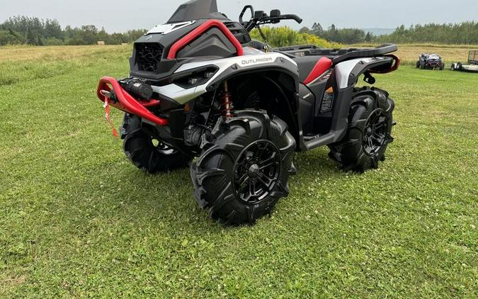 2025 Can-Am® Outlander X mr 1000R Hyper Silver & Legion Red