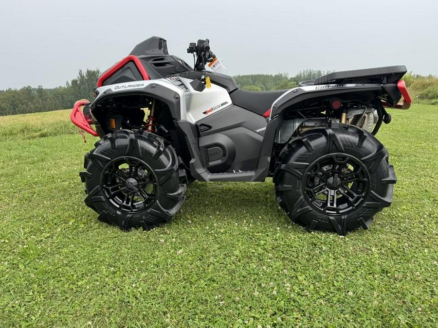 2025 Can-Am® Outlander X mr 1000R Hyper Silver & Legion Red