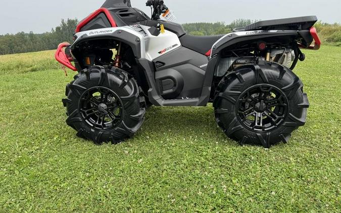 2025 Can-Am® Outlander X mr 1000R Hyper Silver & Legion Red