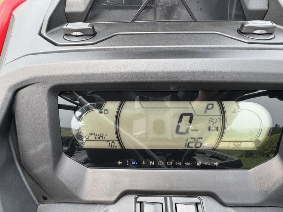 2025 Can-Am® Outlander X mr 1000R Hyper Silver & Legion Red