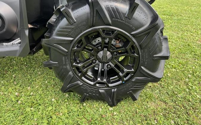 2025 Can-Am® Outlander X mr 1000R Hyper Silver & Legion Red