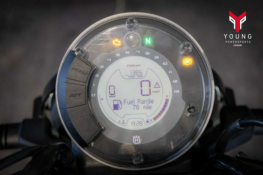 2022 Husqvarna SVARTPILEN 401