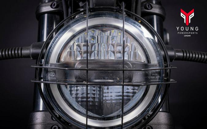 2022 Husqvarna SVARTPILEN 401