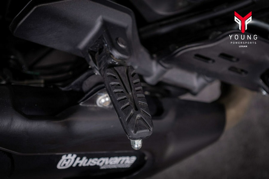 2022 Husqvarna SVARTPILEN 401