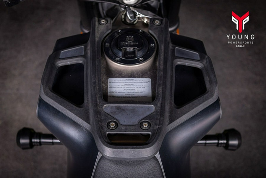 2022 Husqvarna SVARTPILEN 401